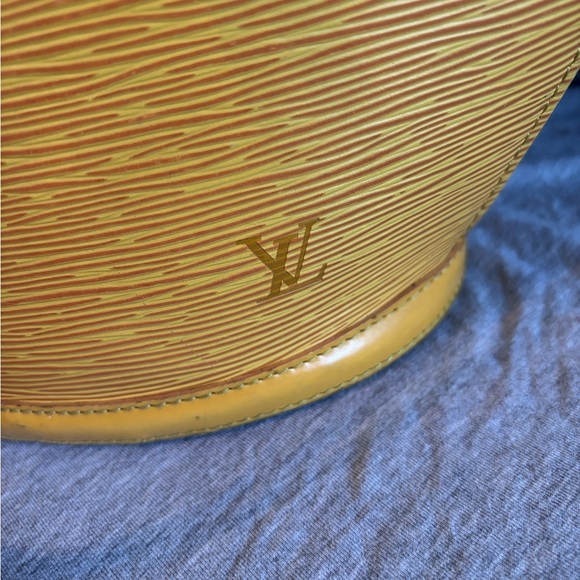 Louis Vuitton Saint Jacques Epi Leather - Picture 2 of 14